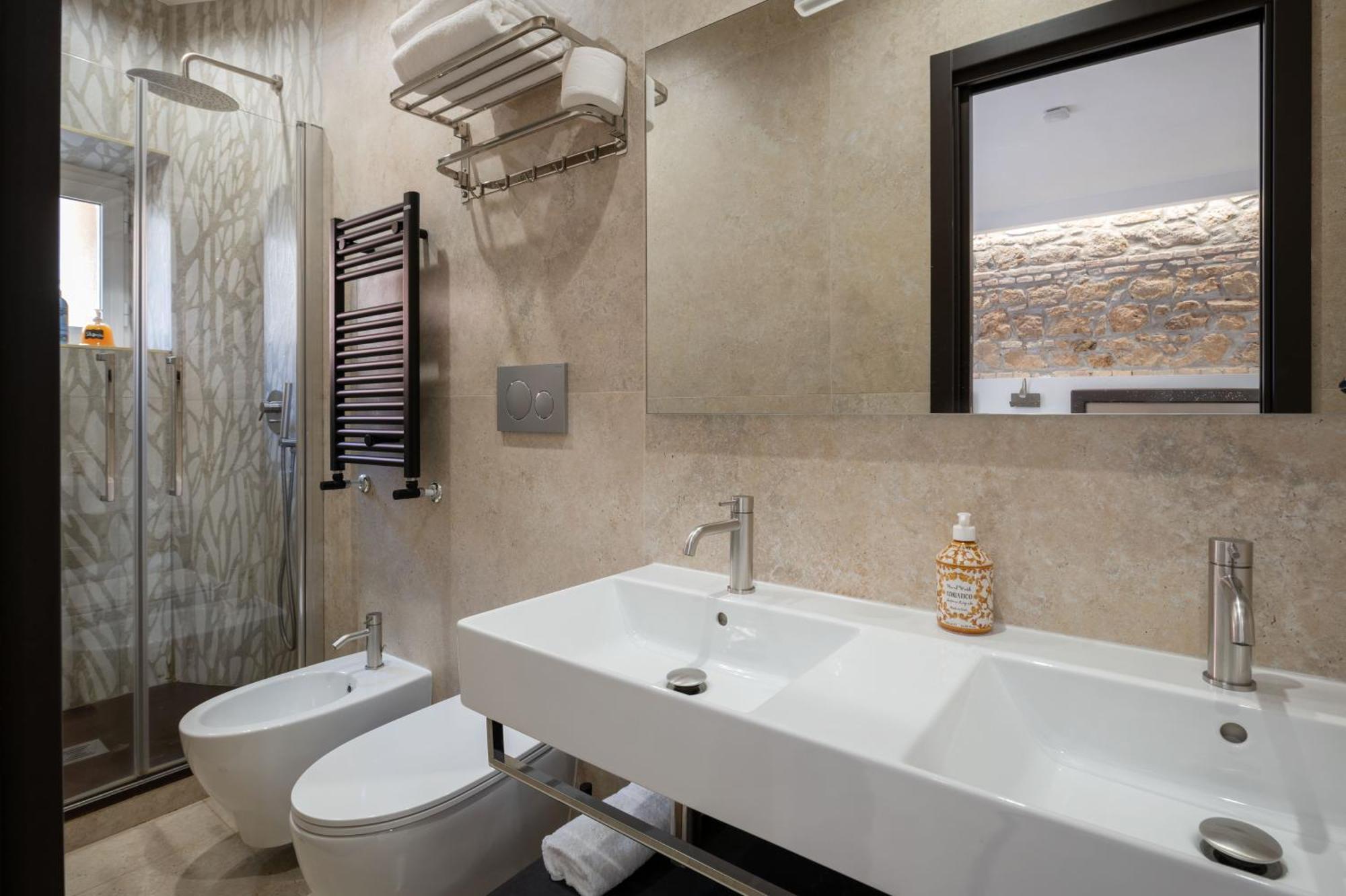 Joyful 148 Luxury Guest House Powered By Joyful Termini Boutique Guest House 로마 외부 사진