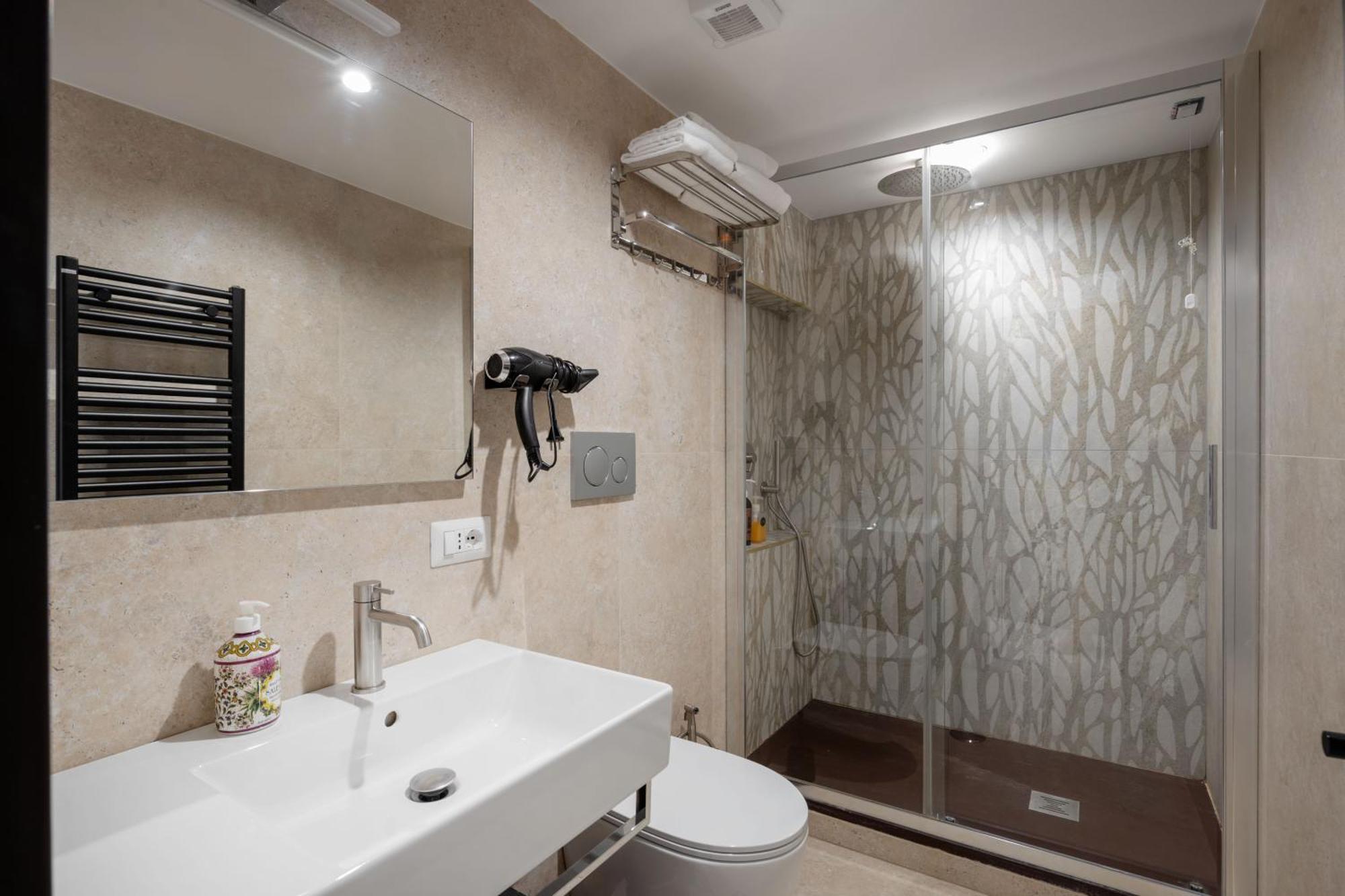 Joyful 148 Luxury Guest House Powered By Joyful Termini Boutique Guest House 로마 외부 사진